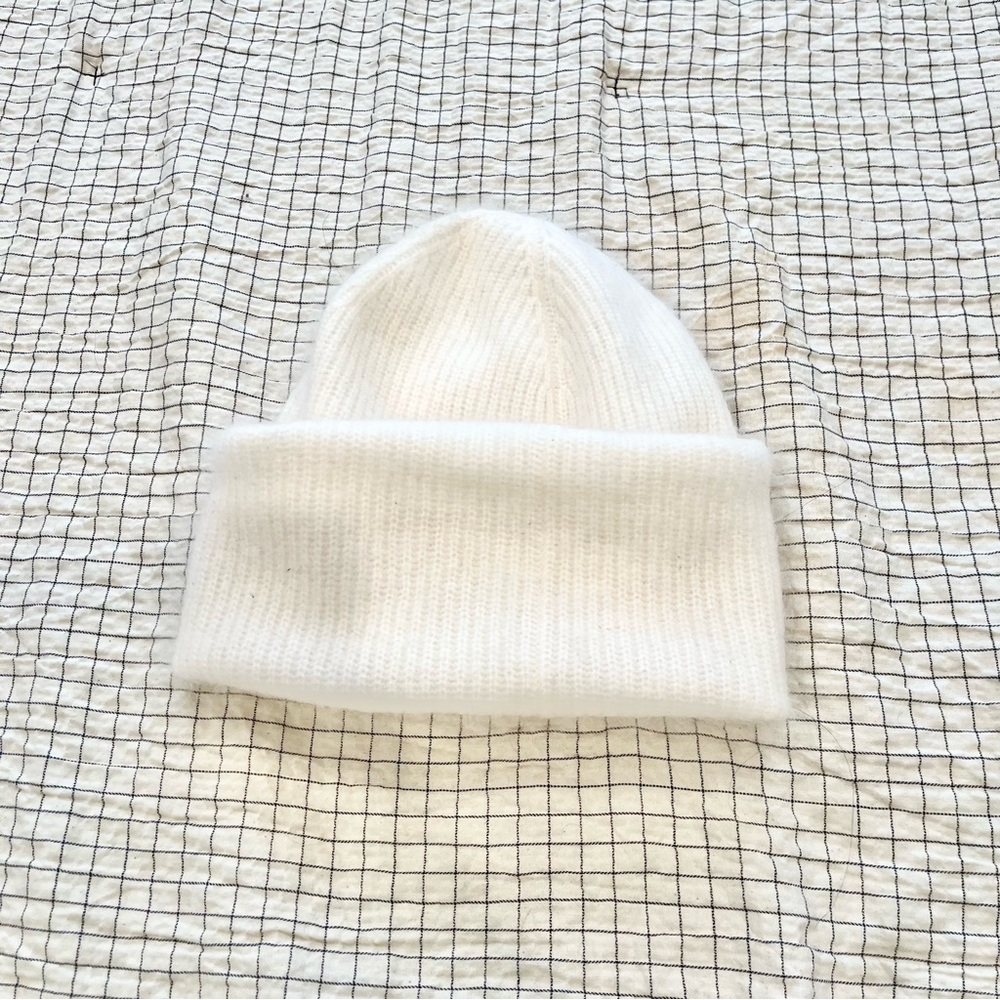 Aritzia Cashmere Babaton Beanie